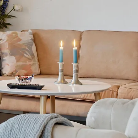 Mysigt Nära Och Lugn Roslev